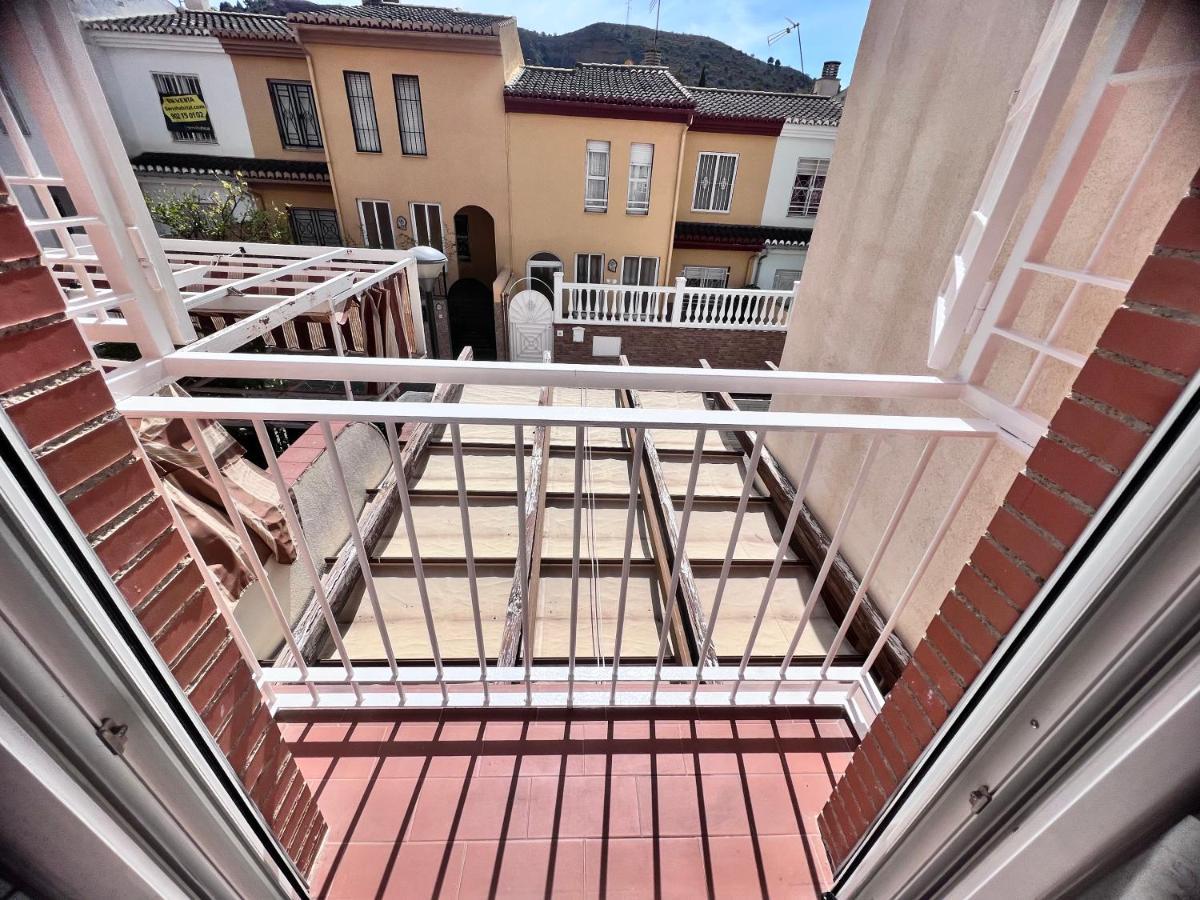 Casa Ideal Familias Y Grupos Con Balcones Exterior Soleada Patios Cerca Alhambra, Sierra Nevada, Rio Genil, Lancha Del Genil, Parque Llano Y Reloj Del Sol Con Barbacoas, Campo De Futbol, Circuito Gimnasia Apartment Granada Exterior foto