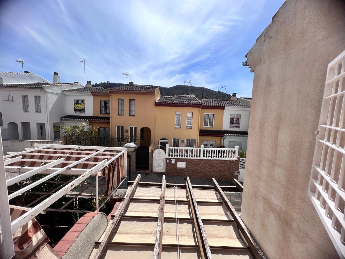 Casa Ideal Familias Y Grupos Con Balcones Exterior Soleada Patios Cerca Alhambra, Sierra Nevada, Rio Genil, Lancha Del Genil, Parque Llano Y Reloj Del Sol Con Barbacoas, Campo De Futbol, Circuito Gimnasia Apartment Granada Exterior foto