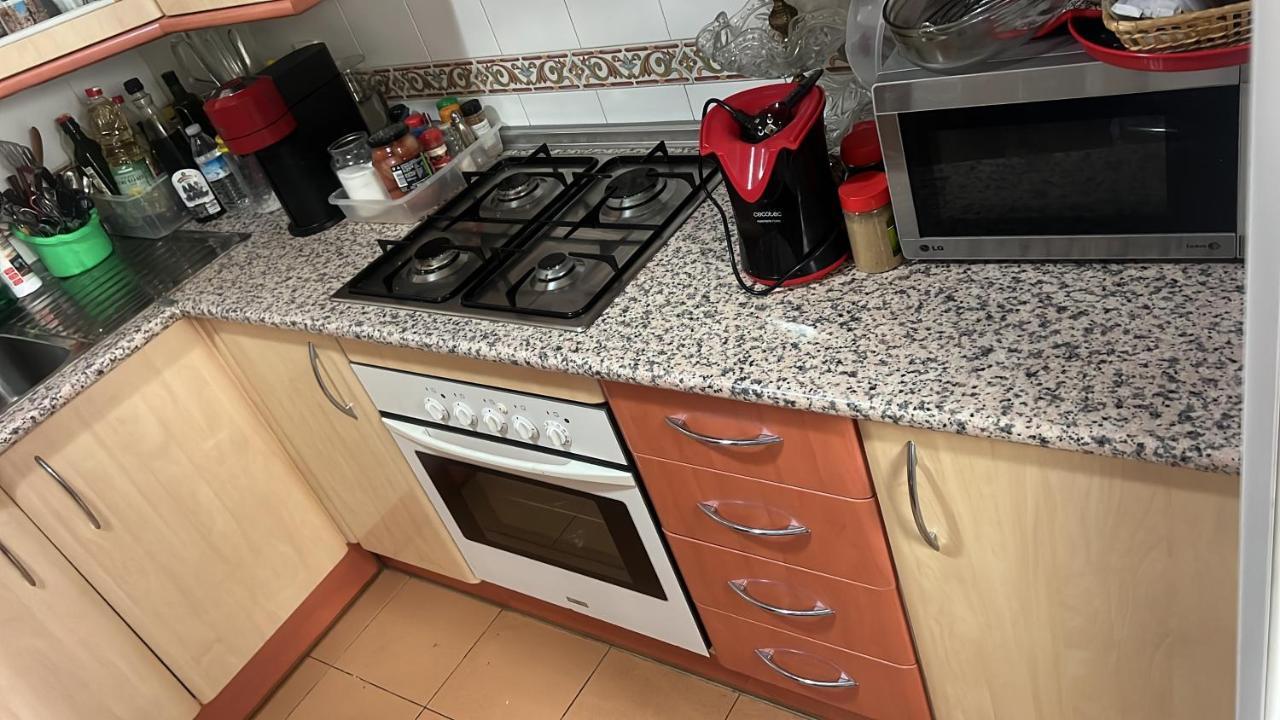 Casa Ideal Familias Y Grupos Con Balcones Exterior Soleada Patios Cerca Alhambra, Sierra Nevada, Rio Genil, Lancha Del Genil, Parque Llano Y Reloj Del Sol Con Barbacoas, Campo De Futbol, Circuito Gimnasia Apartment Granada Exterior foto