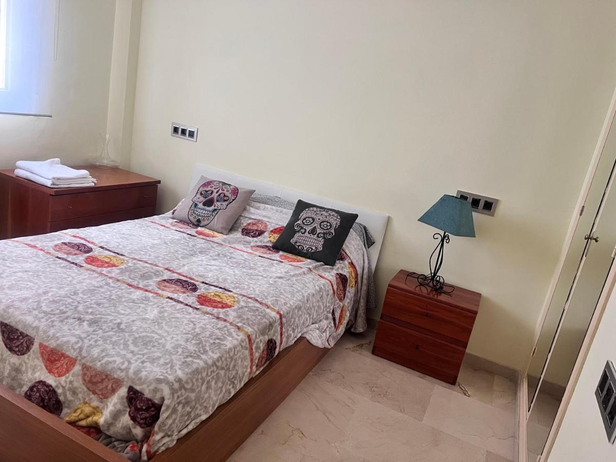 Casa Ideal Familias Y Grupos Con Balcones Exterior Soleada Patios Cerca Alhambra, Sierra Nevada, Rio Genil, Lancha Del Genil, Parque Llano Y Reloj Del Sol Con Barbacoas, Campo De Futbol, Circuito Gimnasia Apartment Granada Exterior foto