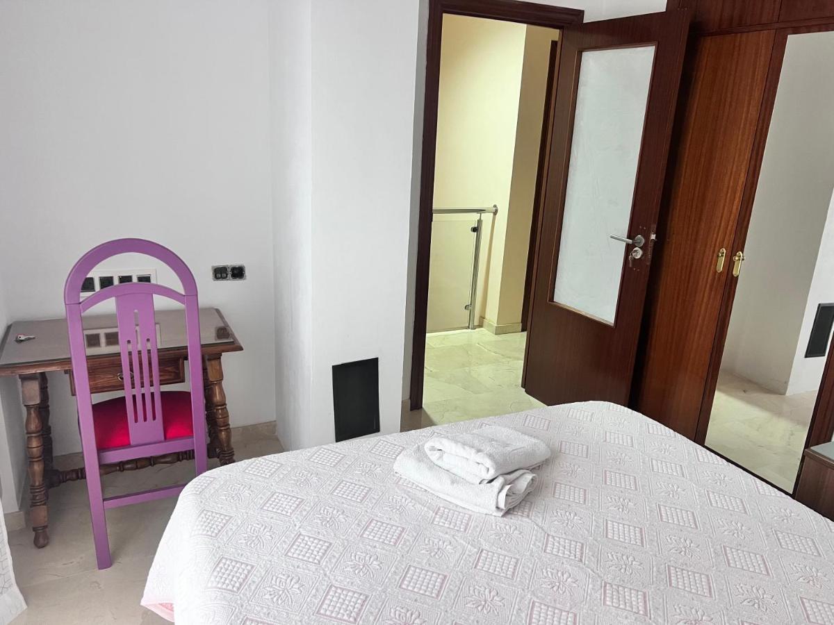 Casa Ideal Familias Y Grupos Con Balcones Exterior Soleada Patios Cerca Alhambra, Sierra Nevada, Rio Genil, Lancha Del Genil, Parque Llano Y Reloj Del Sol Con Barbacoas, Campo De Futbol, Circuito Gimnasia Apartment Granada Exterior foto