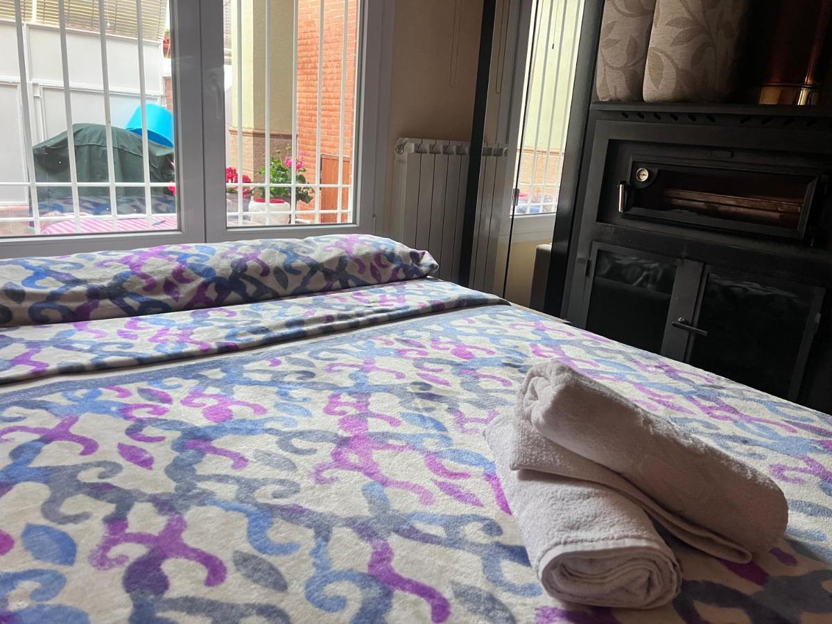 Casa Ideal Familias Y Grupos Con Balcones Exterior Soleada Patios Cerca Alhambra, Sierra Nevada, Rio Genil, Lancha Del Genil, Parque Llano Y Reloj Del Sol Con Barbacoas, Campo De Futbol, Circuito Gimnasia Apartment Granada Exterior foto