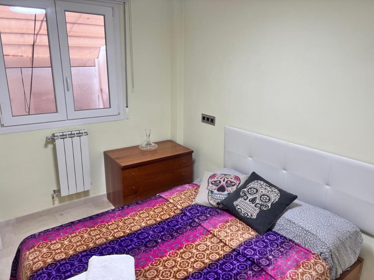 Casa Ideal Familias Y Grupos Con Balcones Exterior Soleada Patios Cerca Alhambra, Sierra Nevada, Rio Genil, Lancha Del Genil, Parque Llano Y Reloj Del Sol Con Barbacoas, Campo De Futbol, Circuito Gimnasia Apartment Granada Exterior foto