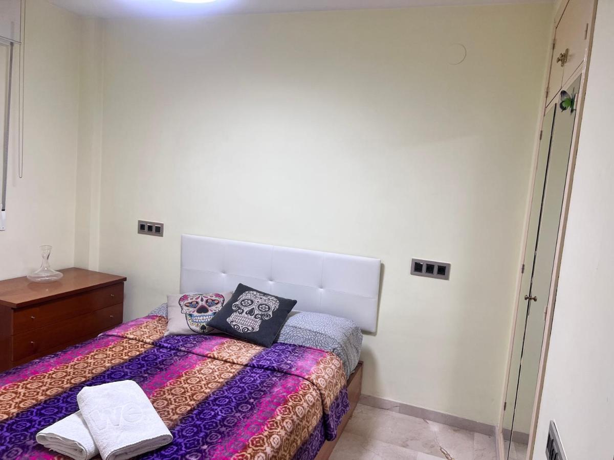 Casa Ideal Familias Y Grupos Con Balcones Exterior Soleada Patios Cerca Alhambra, Sierra Nevada, Rio Genil, Lancha Del Genil, Parque Llano Y Reloj Del Sol Con Barbacoas, Campo De Futbol, Circuito Gimnasia Apartment Granada Exterior foto