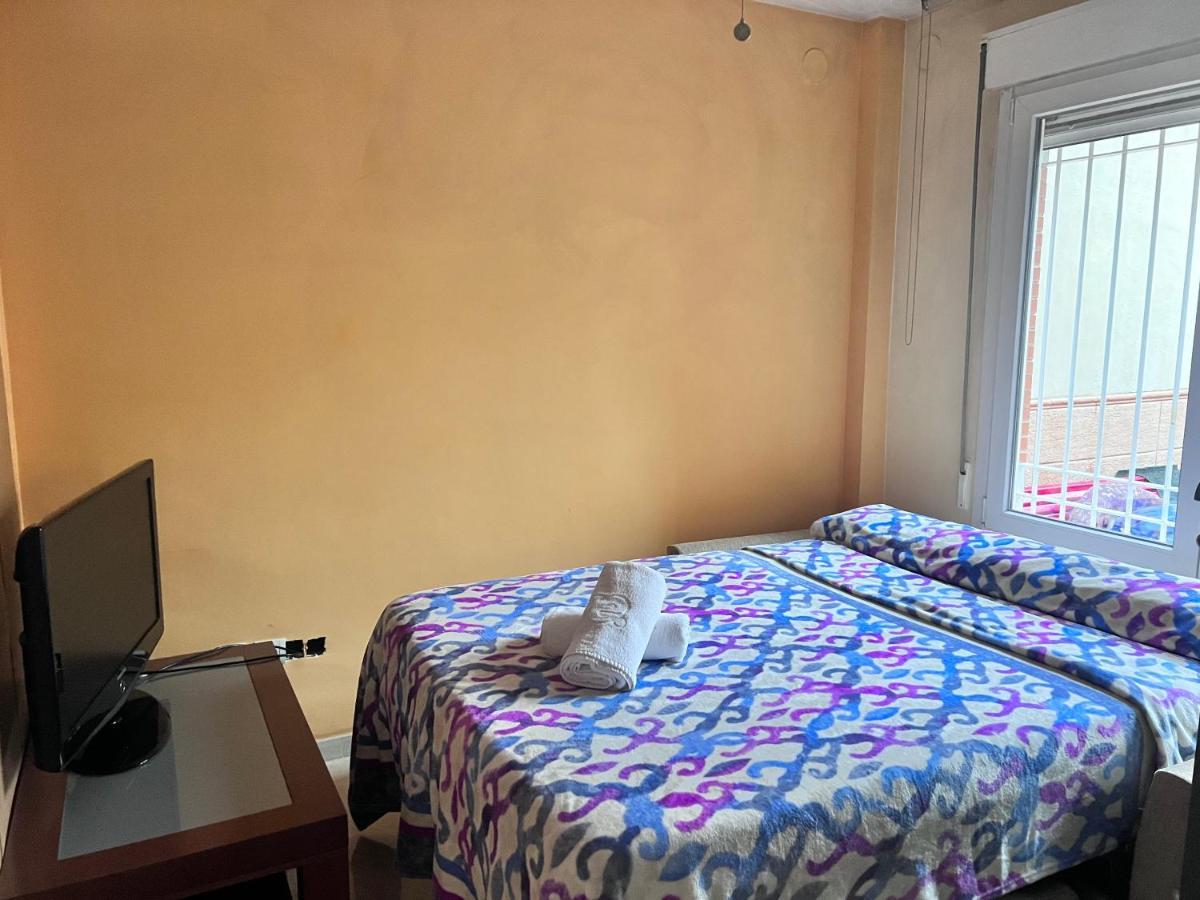 Casa Ideal Familias Y Grupos Con Balcones Exterior Soleada Patios Cerca Alhambra, Sierra Nevada, Rio Genil, Lancha Del Genil, Parque Llano Y Reloj Del Sol Con Barbacoas, Campo De Futbol, Circuito Gimnasia Apartment Granada Exterior foto