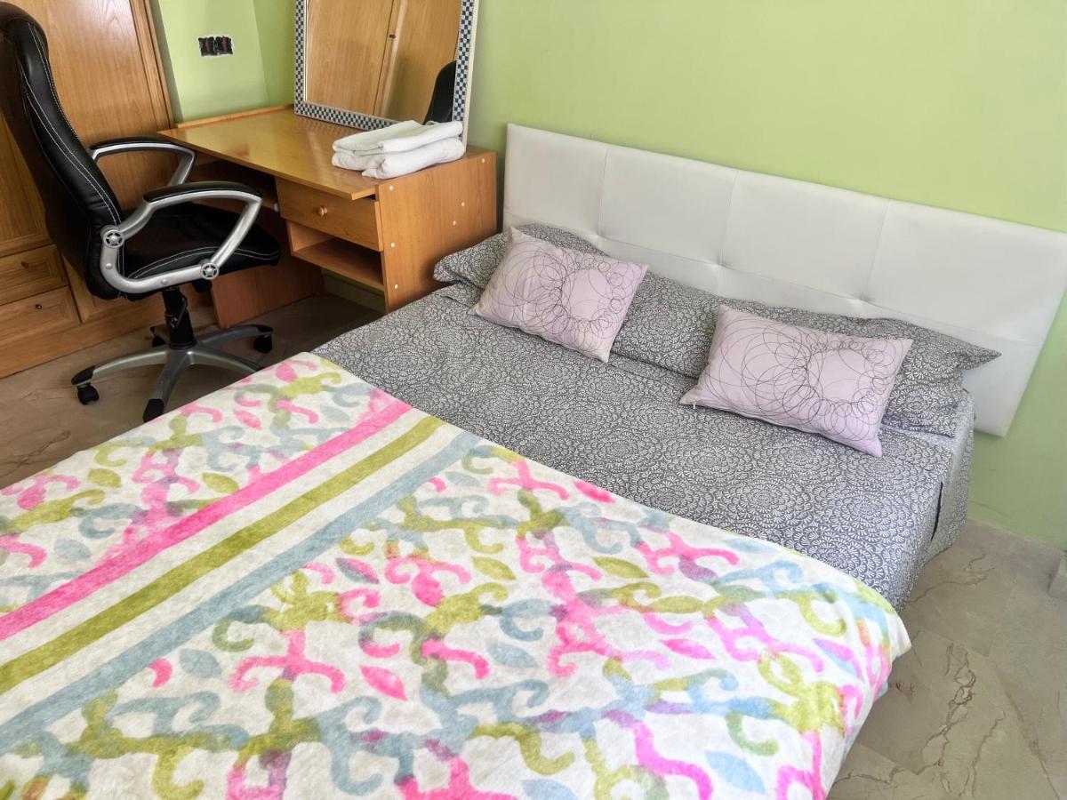 Casa Ideal Familias Y Grupos Con Balcones Exterior Soleada Patios Cerca Alhambra, Sierra Nevada, Rio Genil, Lancha Del Genil, Parque Llano Y Reloj Del Sol Con Barbacoas, Campo De Futbol, Circuito Gimnasia Apartment Granada Exterior foto